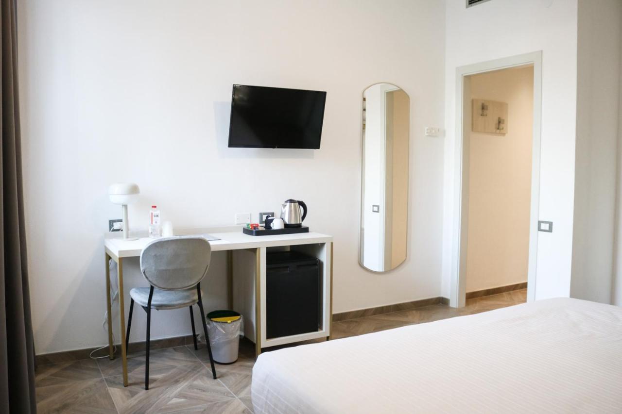 Hotel Donatello Modena Esterno foto
