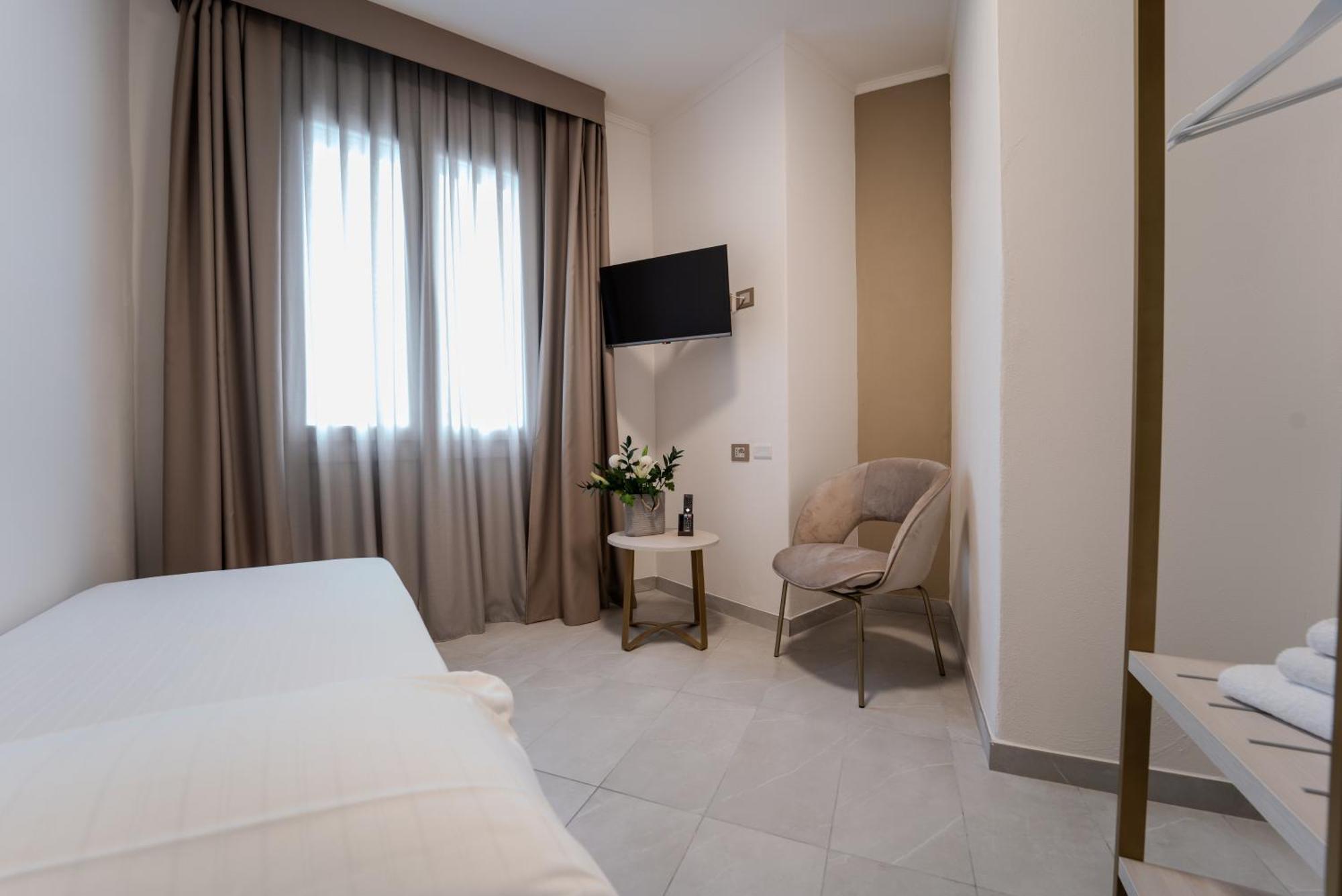 Hotel Donatello Modena Esterno foto