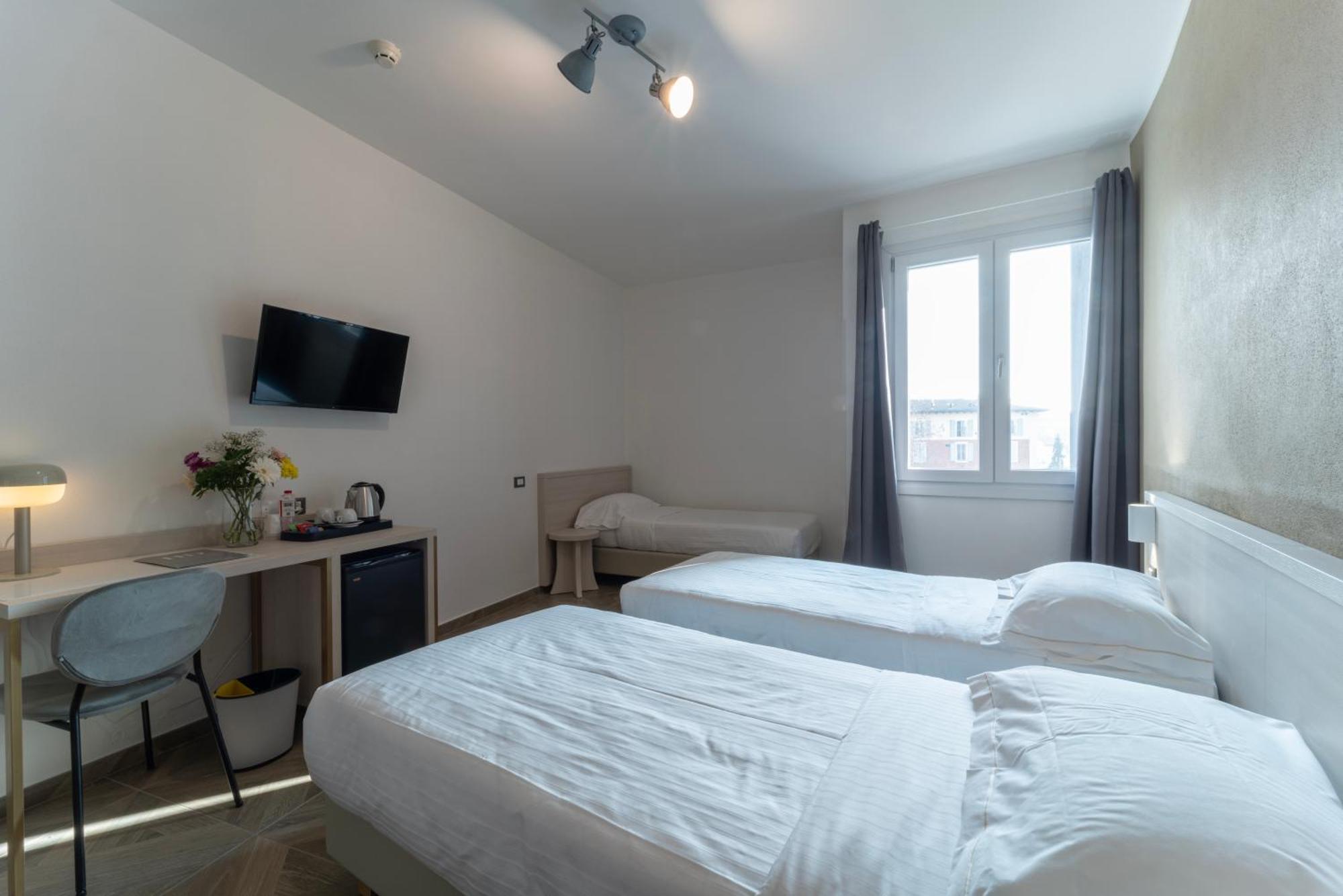 Hotel Donatello Modena Esterno foto