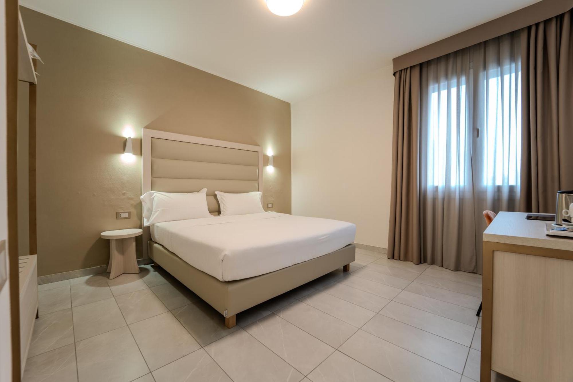 Hotel Donatello Modena Esterno foto