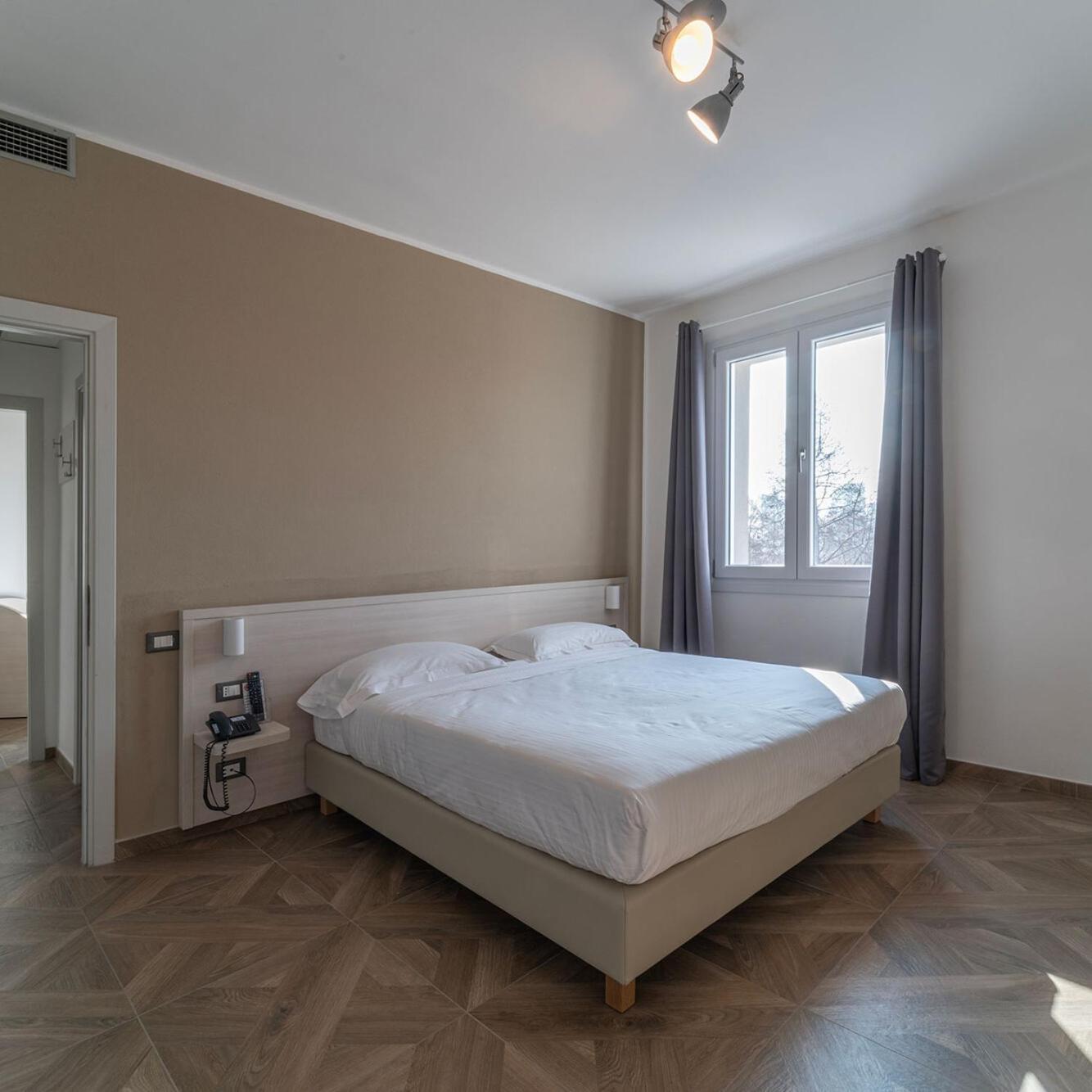 Hotel Donatello Modena Esterno foto