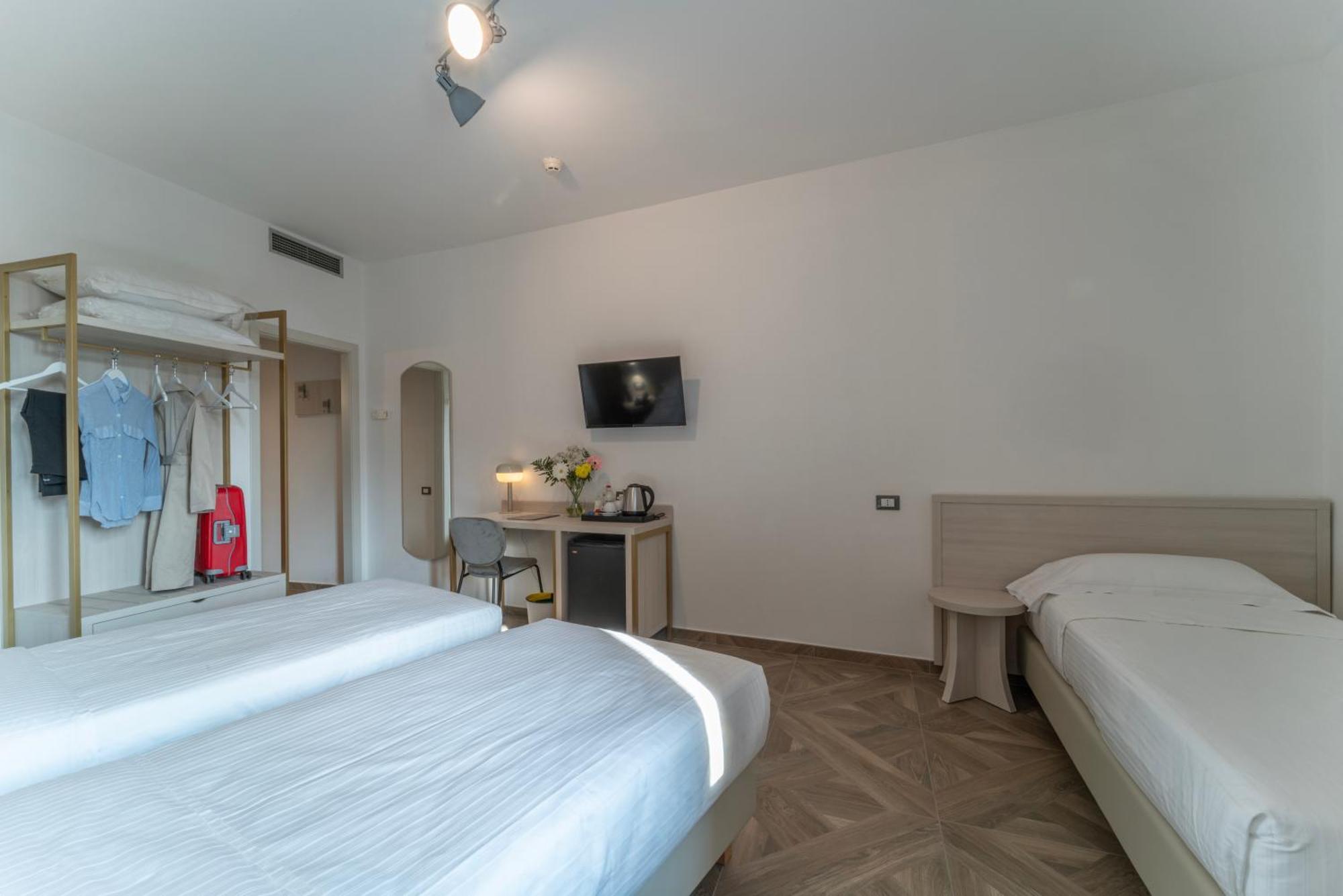 Hotel Donatello Modena Esterno foto