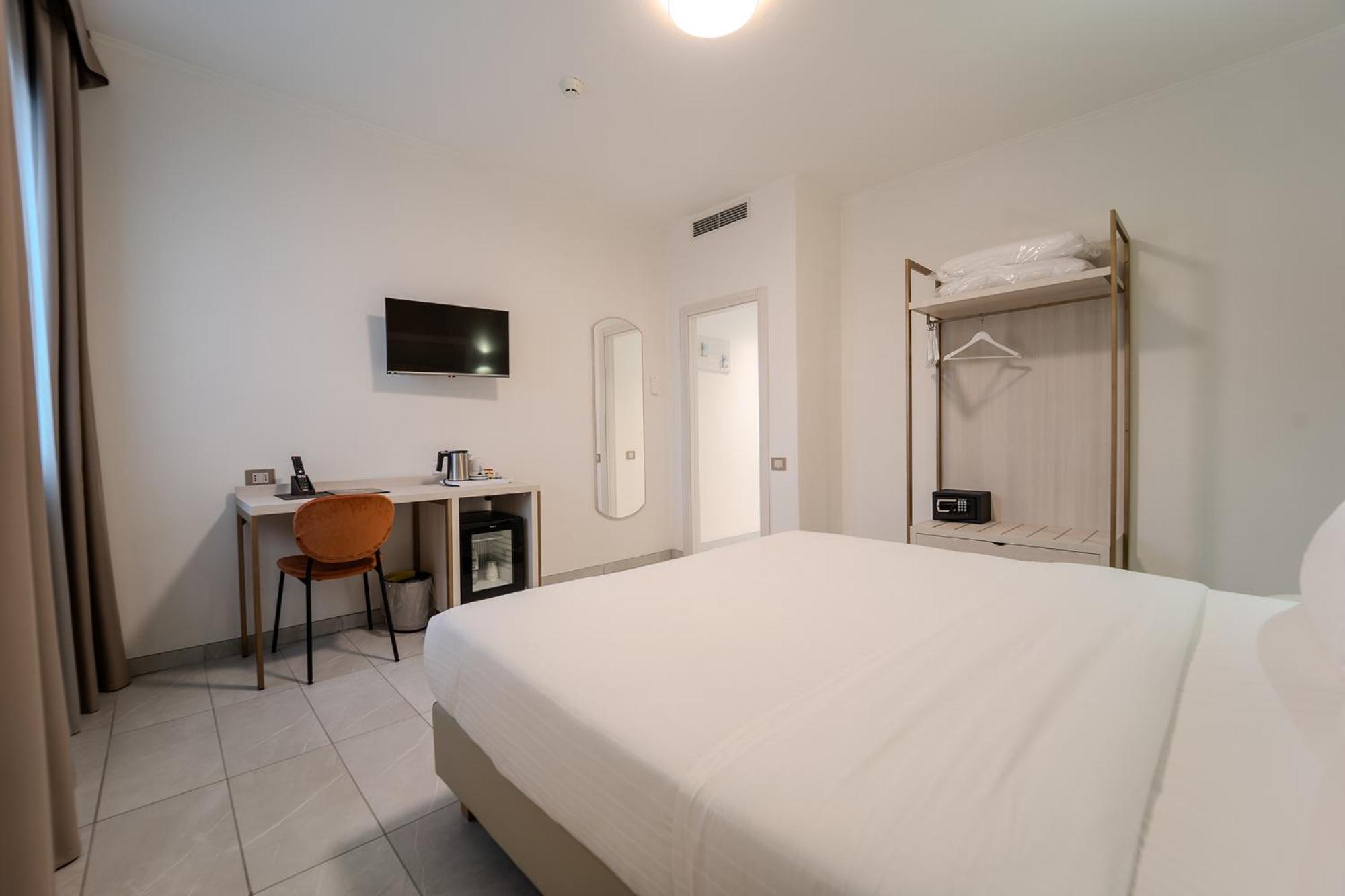 Hotel Donatello Modena Esterno foto