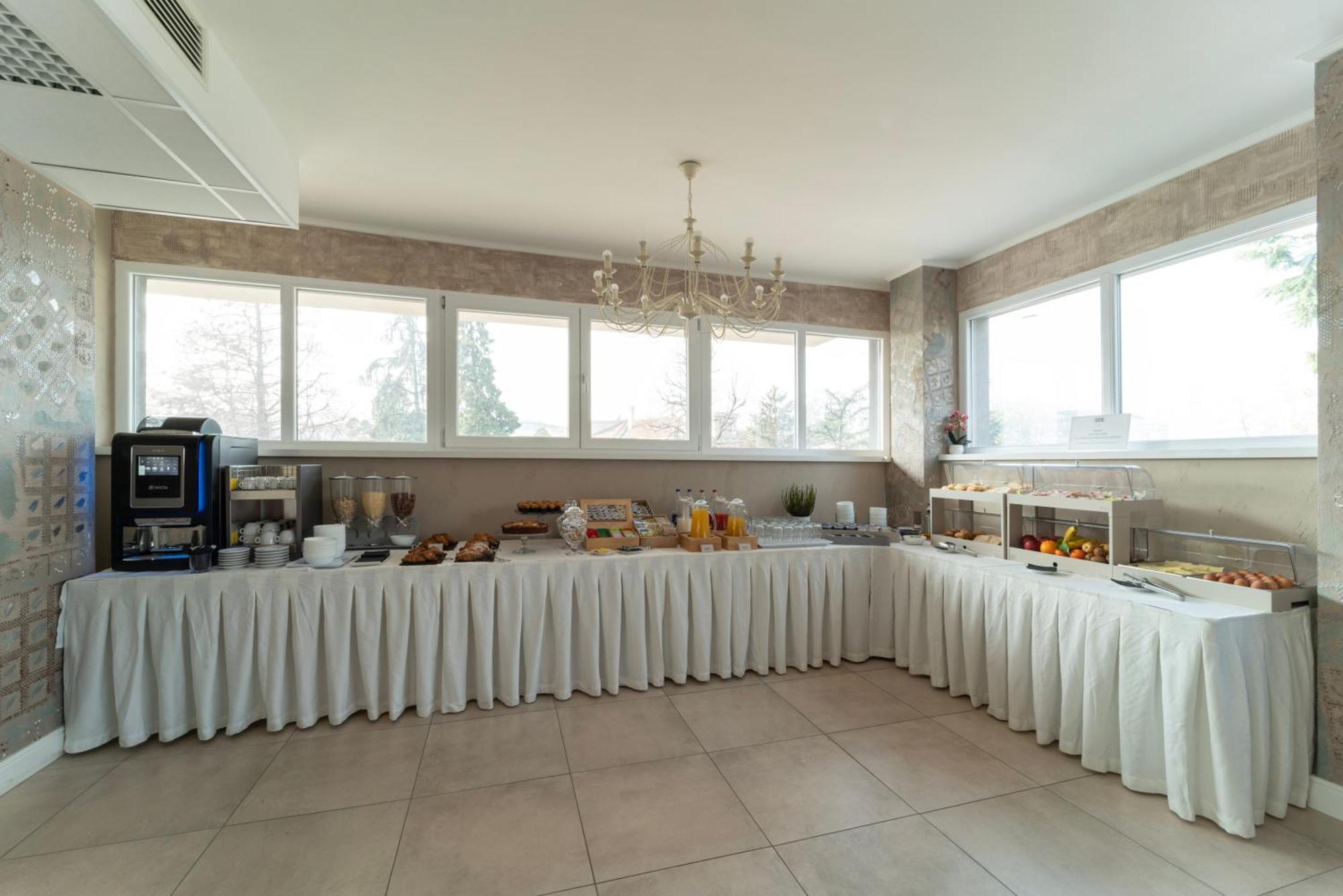 Hotel Donatello Modena Esterno foto