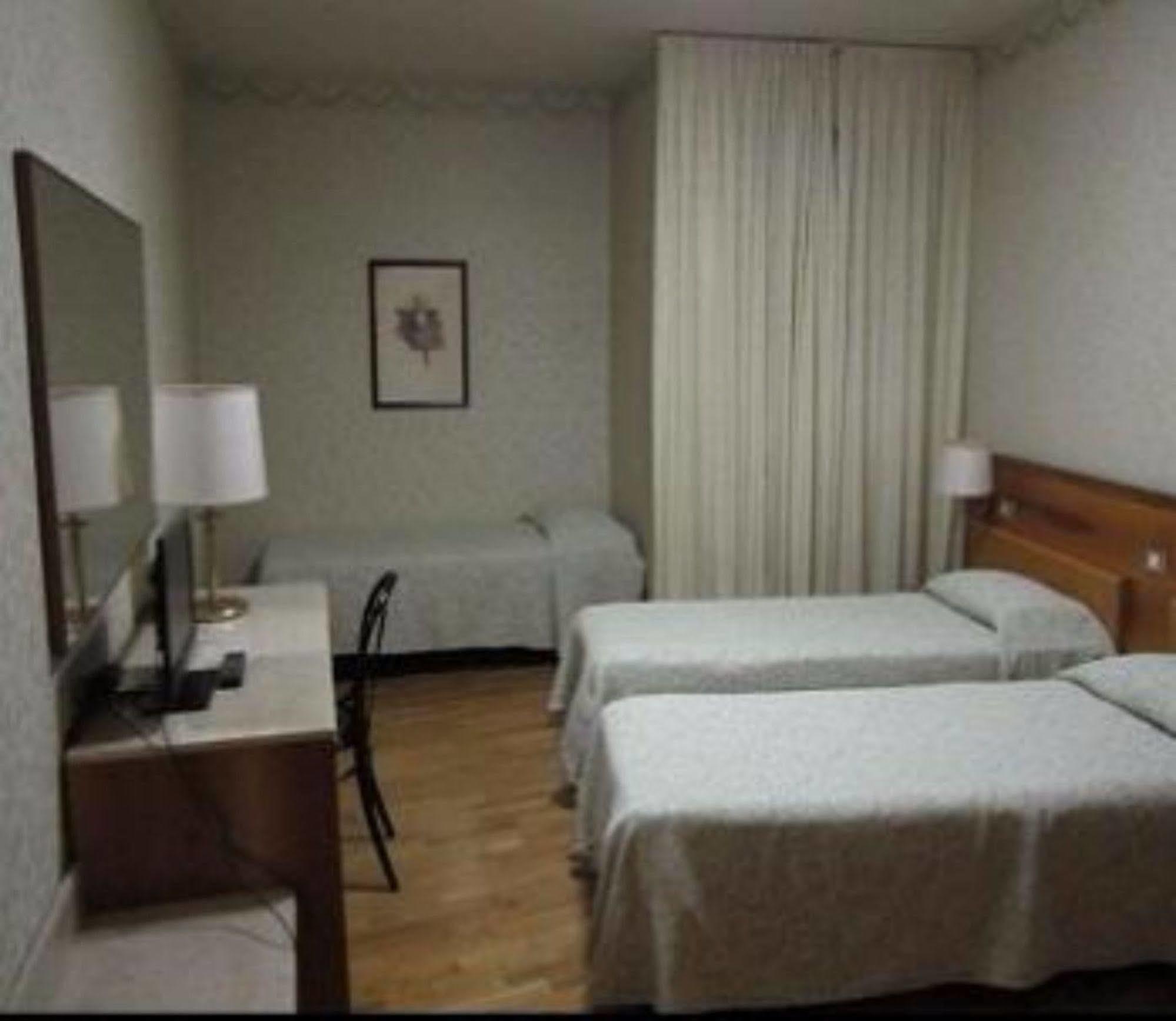 Hotel Donatello Modena Esterno foto
